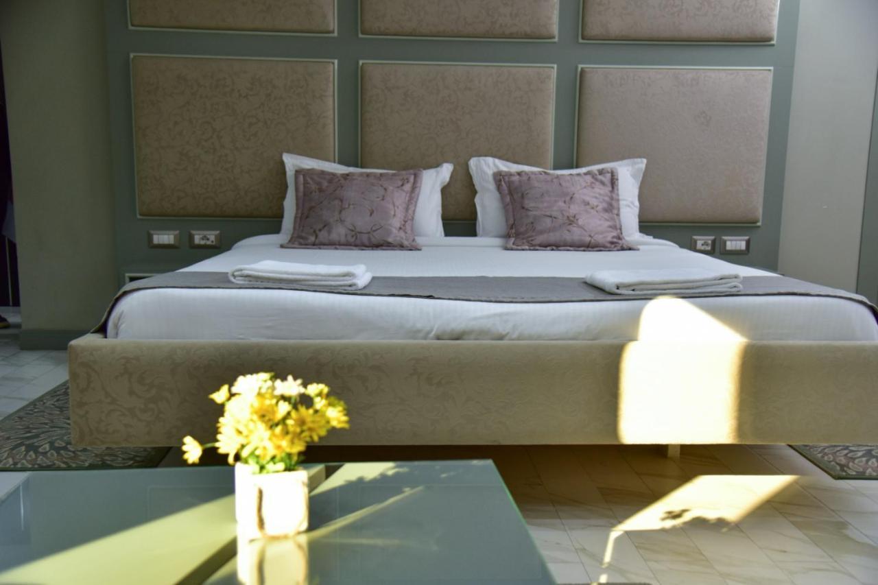 New W Hotel Tiranë Eksteriør bilde