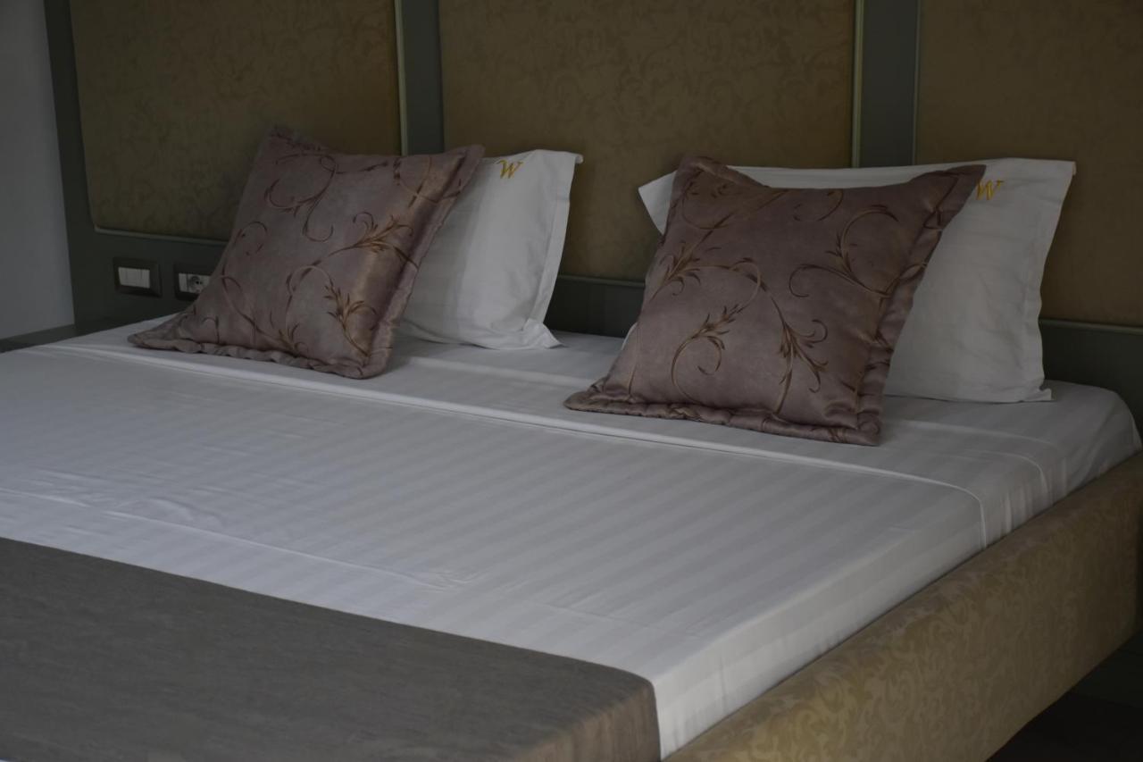 New W Hotel Tiranë Eksteriør bilde