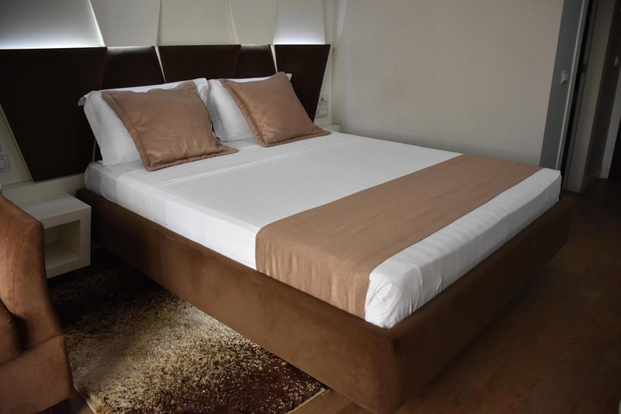 New W Hotel Tiranë Eksteriør bilde