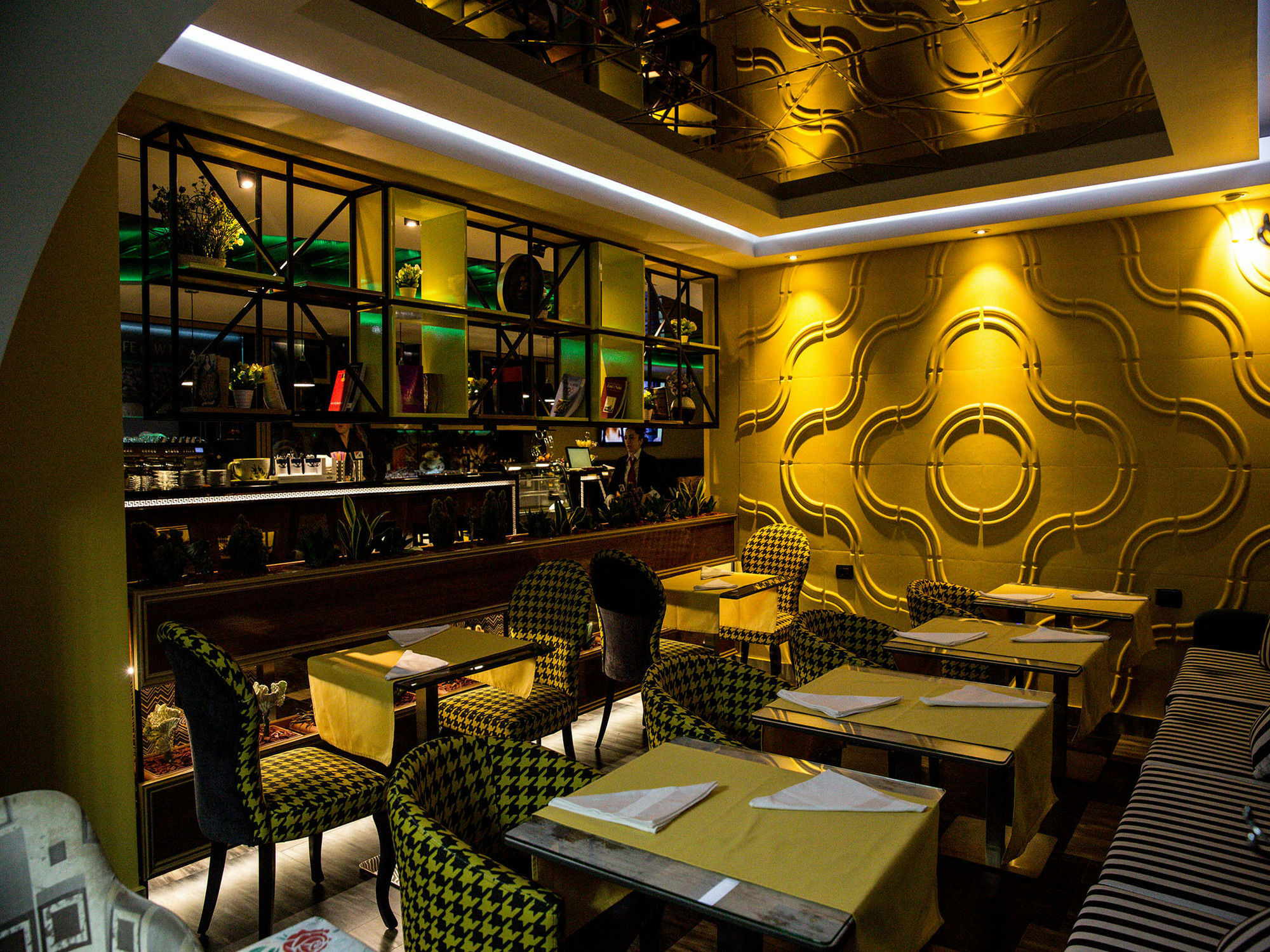 New W Hotel Tiranë Eksteriør bilde